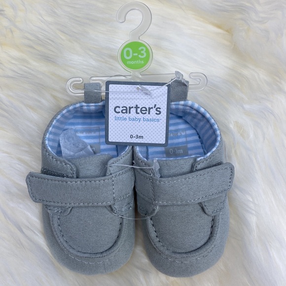 •carter’s• {little baby basics} Gray Velcro Baby booties [0-3 M] - Picture 2 of 6